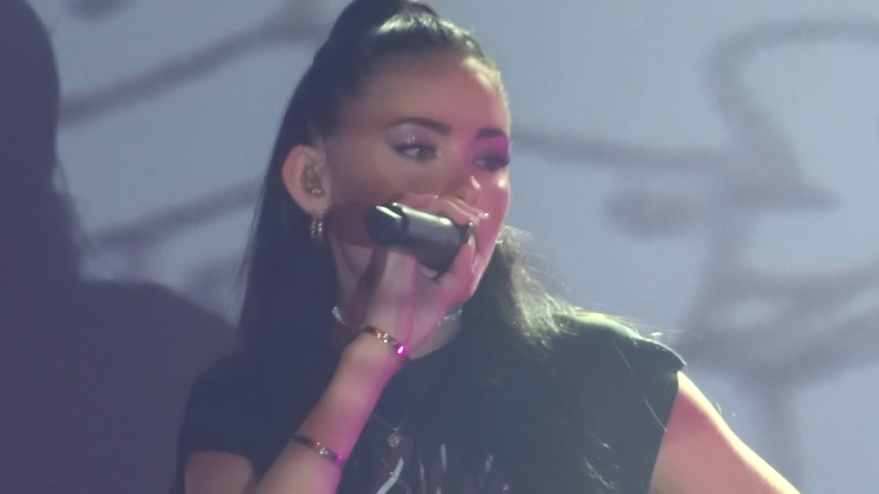 Madison Beer - "Something Sweet" and "All For Love" (Live in San Diego 4-27-18)