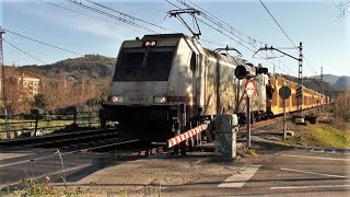 RENFE Bombardier TRAXX 253.050 con Portacoches cruce con 120