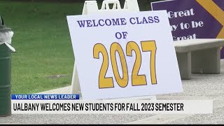 U Albany students ponder careers on 'Move In Day'