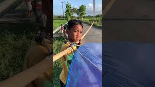 Bagaiman Jika Layangan Ram Raman Pakai Sendaren Pita Kado Ngukuk