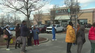 Closing of gym on Chicago's South Side inspires members to take action