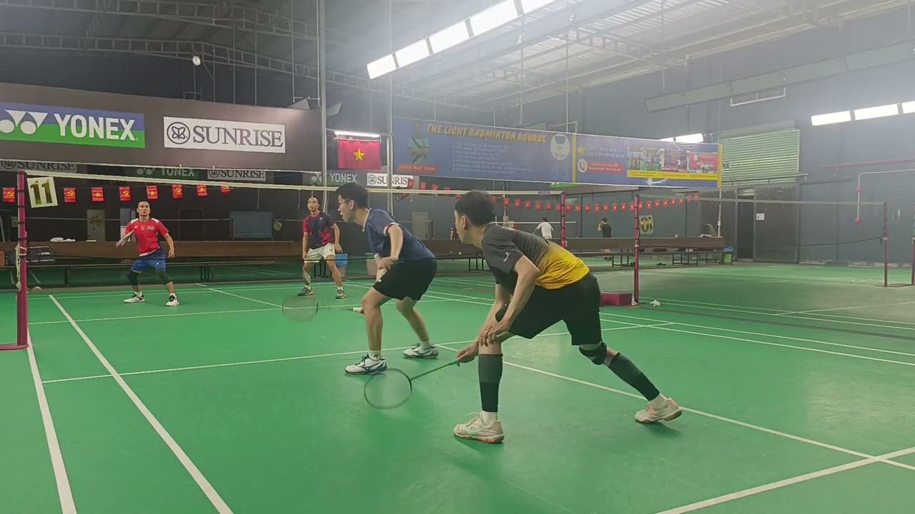 Khai vợt mùng 5 Tết : Bình - Hiếu vs Cương - Thanh (set 2)
