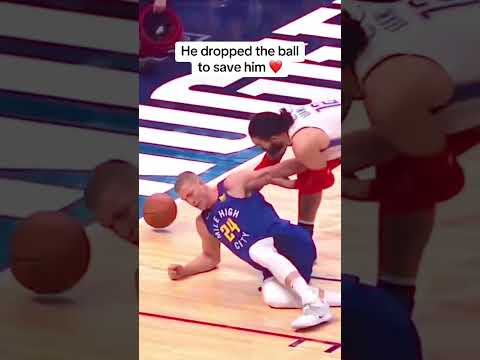 When Steven Adams let the ball go out of bounds to save him ❤️👏