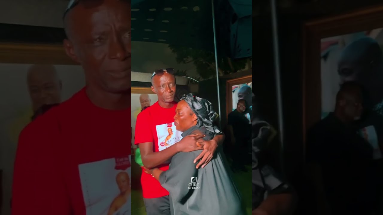 Maame Obisi Couldn T Hold Her Tears Seeing Love One Laid To Rest Late Steve Moore Fyp