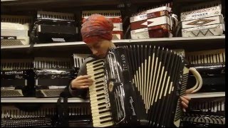 1442 - Black Titano Palmer Converter Grand Piano Accordion LMM 41 120 $1999