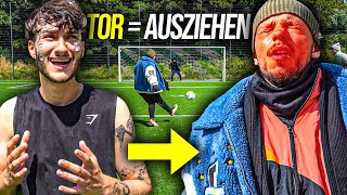 HEISSESTE STR!P FUßBALL CHALLENGE! *TOR = AUSZIEHEN*