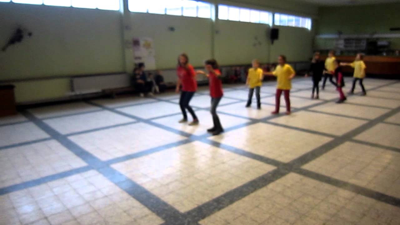 Kinderen Basisschool Sint-Jan dansen 't Smidje van Laïs