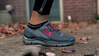 Interpretatie Integreren ketting Setting Up Your Shoe | Under Armour SpeedForm Gemini 2 Record Equipped -  YouTube