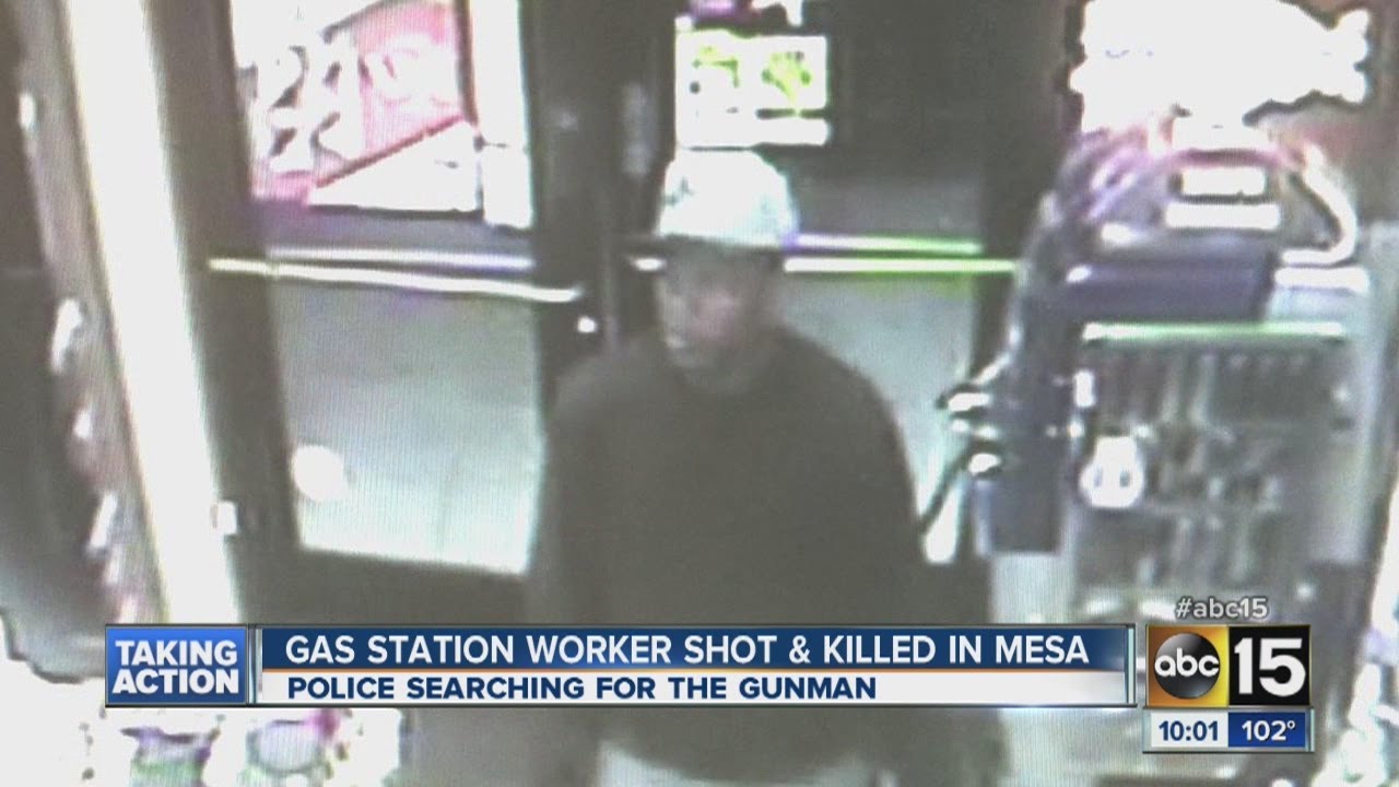 Police search for suspect in shooting death of convenience store clerk .
