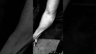 wanna scratch it 👀.......#explore #youtubeshorts #veins #trending #viral #fyp #gym#motivation #trend