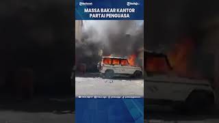 AKSI DEMO DI INDIA BERUJUNG RICUH, MASSA MEMBAKAR KANTOR PARTAI PENGUASA #Shorts AKSI DEMO DI INDIA BERUJUNG RICUH, MASSA MEMBAKAR KANTOR PARTAI PENGUASA #Shorts