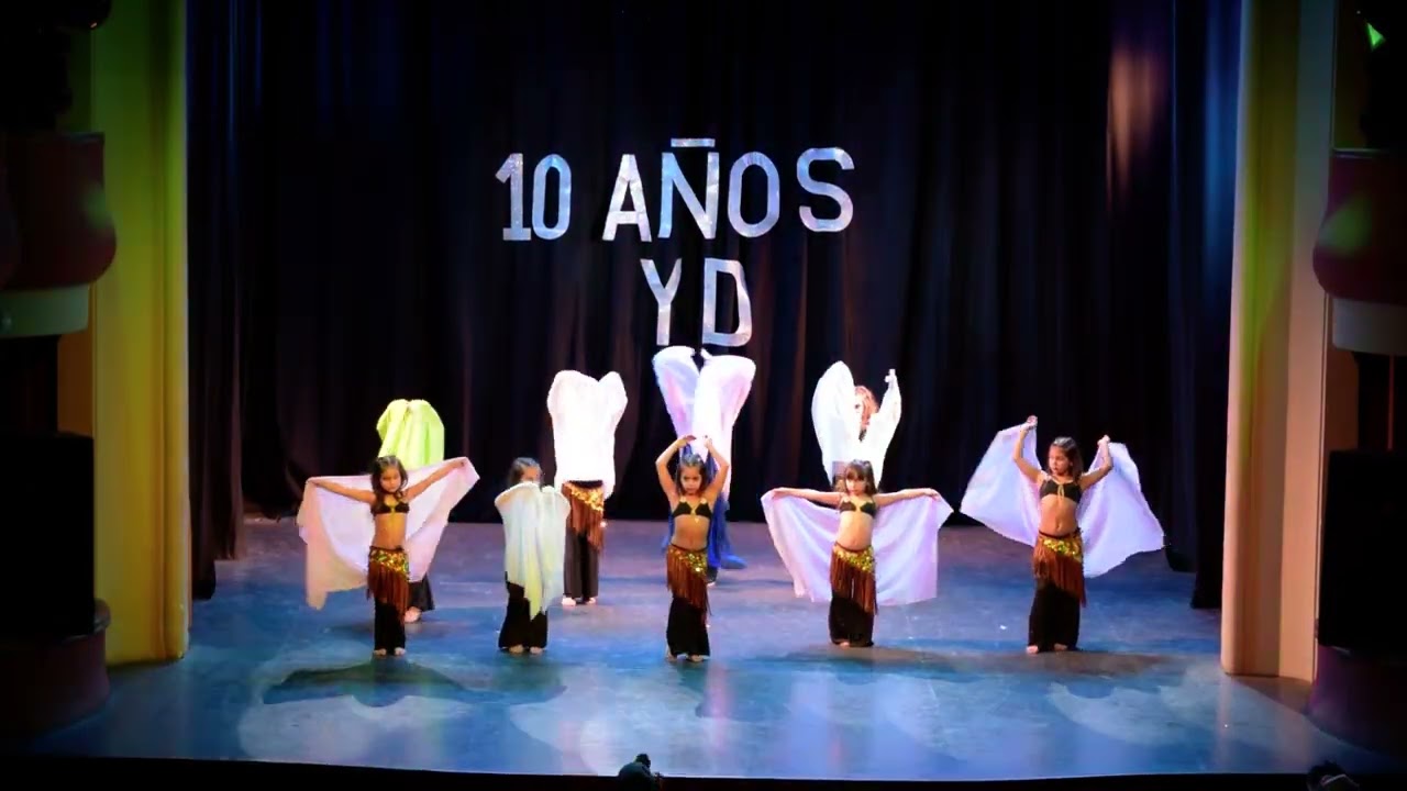 Danzas árabes yanina Destefano, show 10 años, muñequitas, velo