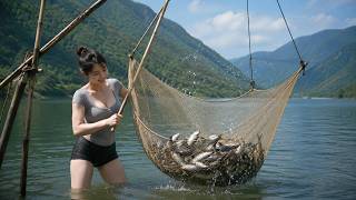 Details Timelapse: 30 Days as a Beautiful Young Woman Builds a Fishing Trap in a Large Lake Update