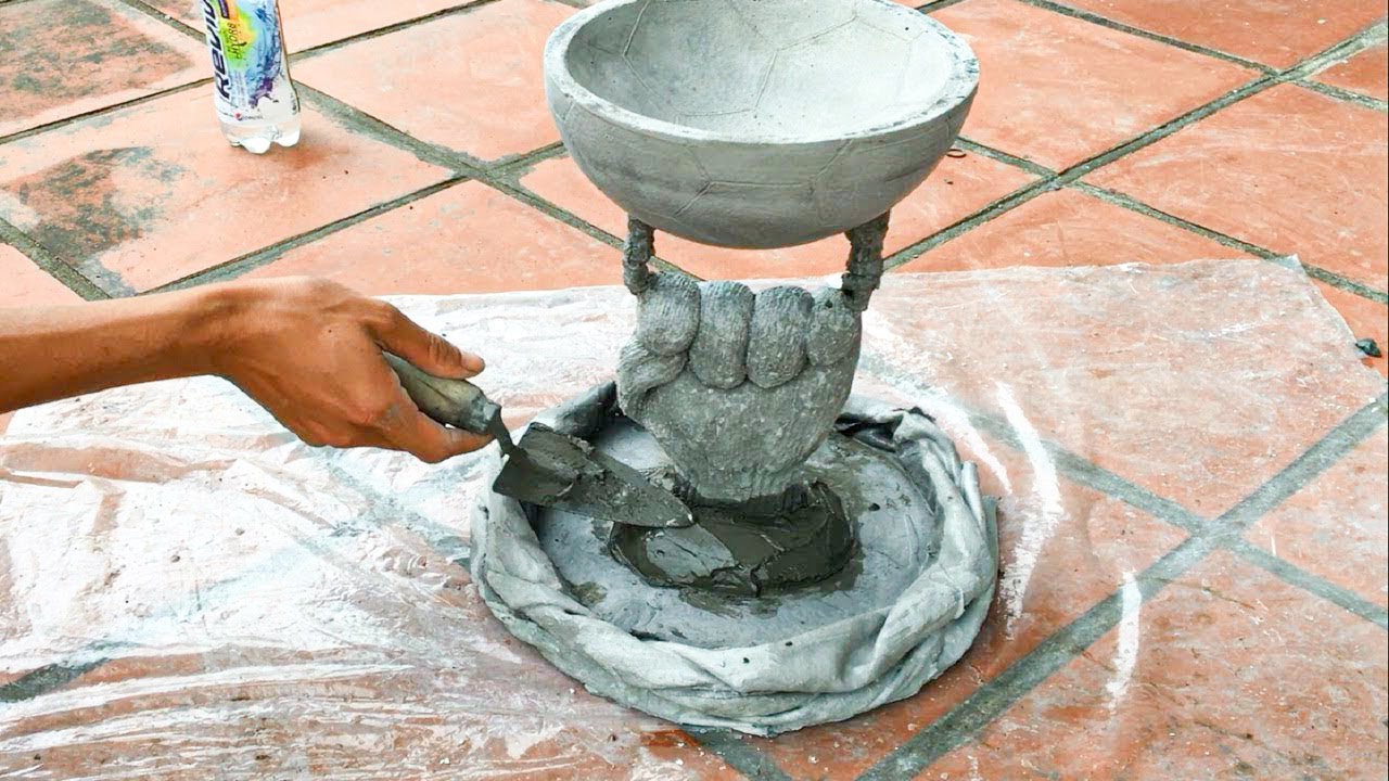 DIY - Creative Flower Pot Ideas // Cement Flower Pots Made From Ball