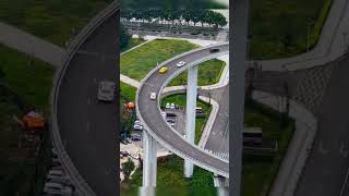 重庆出租车开得飞起 Chongqiong taxi drives so fast #china #chongqingdog #taxi #bridge #funny