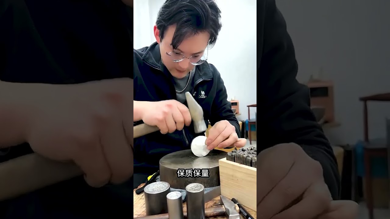 Crafting a Luxurious Gold Necklace: From Design to Production