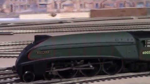 BUIDING A OO GAUGE LAYOUT a Brief Update and running session No7