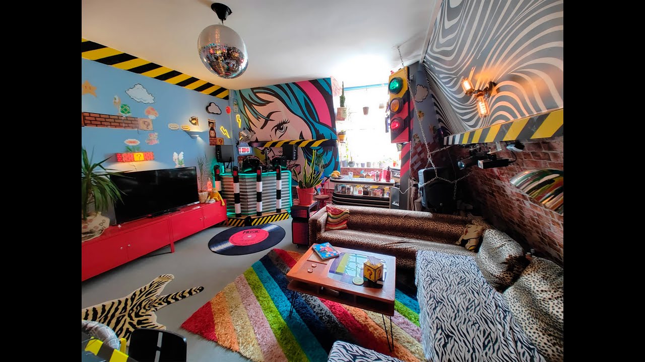 Harry the Designer HQ [My Flat] - YouTube
