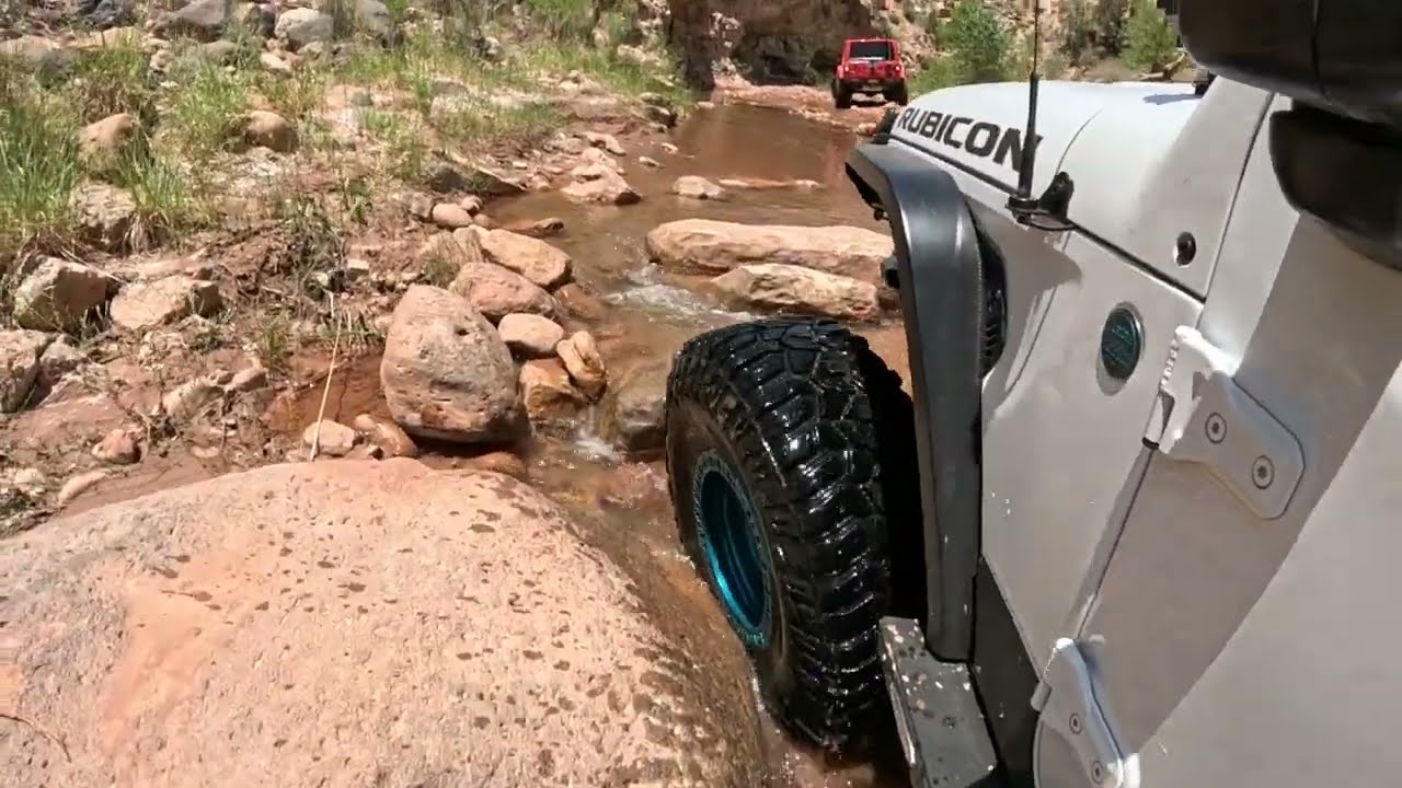 RattleSnake Gulch to Toquerville Falls V4LO Trail Run Utah Sandhollow