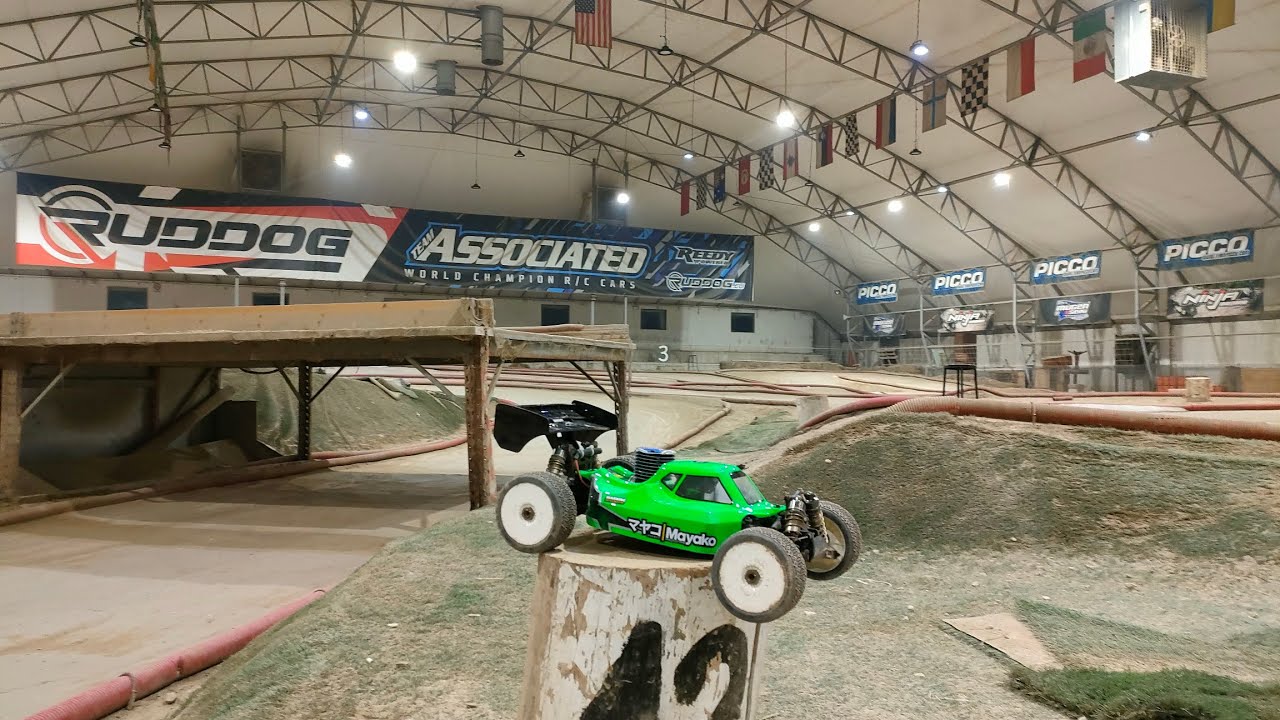 Séjour d'une semaine d'entrainement RC au mythique circuit 1/8 TT de Padova - Décembre 2022