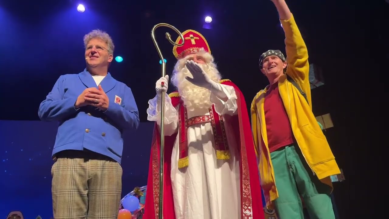 Spannende verjaardag voor Sinterklaas - Ernst & Bobbie 💛💙