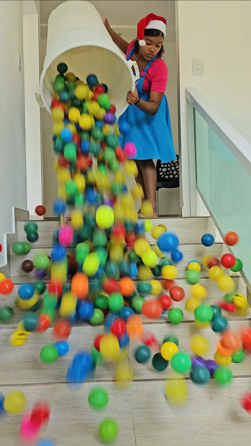 Não derrame as Bolas na Escadas ???? #funny #comedy