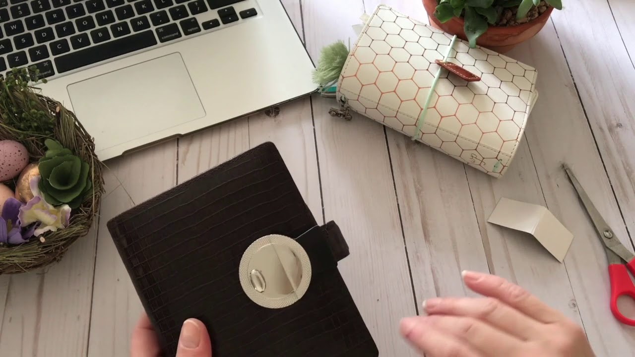 Unboxing my unicorn planner!