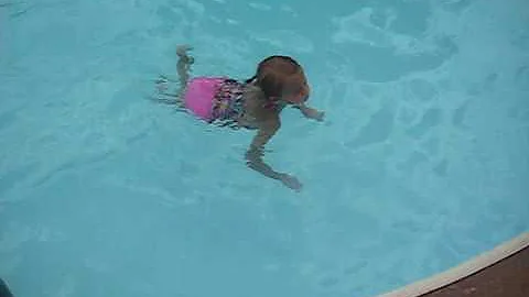 she can swim!