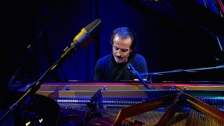 Yanni – “Marching Season“ (Part One) - Live On Broadway