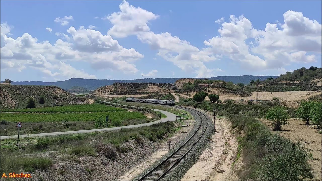 Trenes Intercity y MD #91# por Cañadas de San Pedro y Estación de Canteras hacia Murcia y Cartagena.