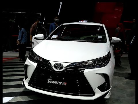 toyota yaris 2022 white back