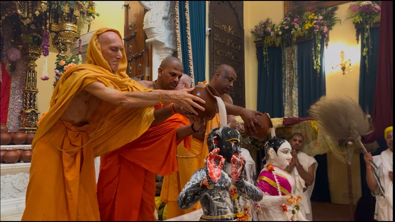 Maha Abhishekam with Sripada Bhakti Vikasa Swami | Deity Installation | ISKCON Bhopal