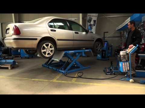 Video: Kde môžem zdvihnúť auto pomocou podlahového zdviháka?