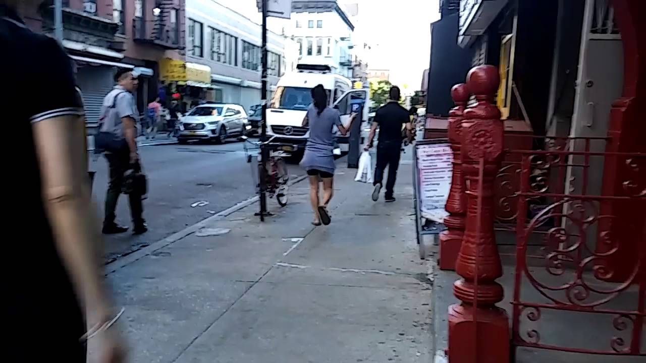 STREET FIGHT IN HARLEM - YouTube