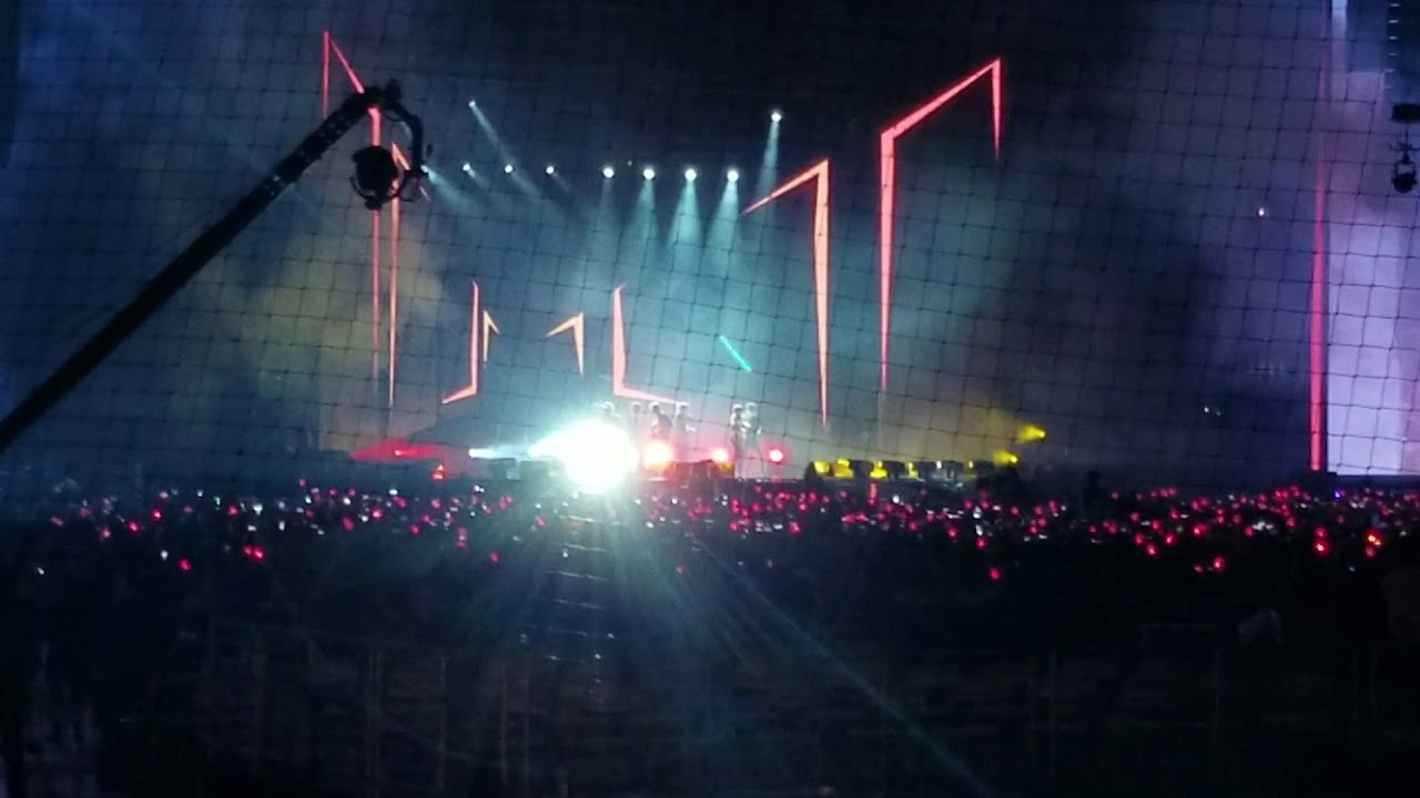 181006 BTS - Intro VCR/IDOL live  @ Citifeild, New york BTS LOVE YOURSELF TOUR