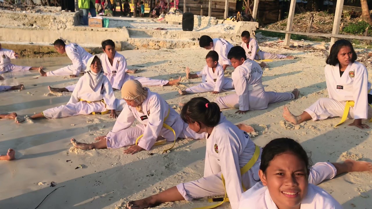 Ujian Kenaikan Tingkat sabuk kuning/hijau Taekwondo Banggai Kepulauan Part III ~ BTC