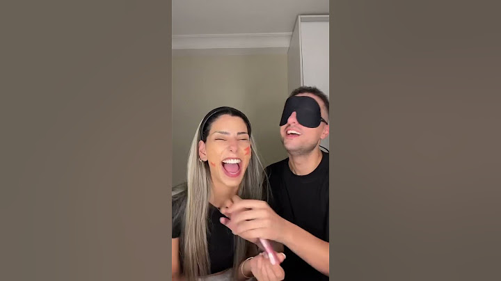 abim gözü kapalı makyajımı yapıyo 🙈