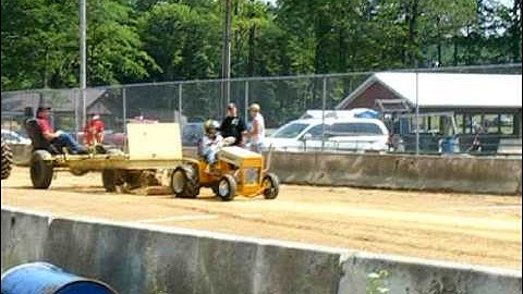 5 year old on Cub Cadet 102 - First Pull