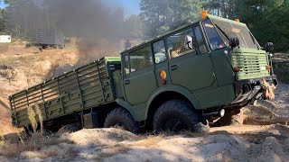 Tatra 813 kämpft sich durch Sandgrube 8x8 Offroad Mahlwinkel 2019