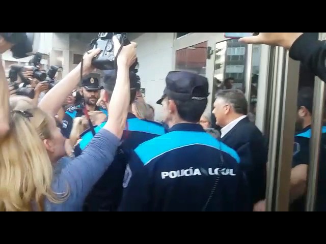 Tensión e insultos en el Pleno en el que Pita renuncia a la Alcaldía de Sanxenxo