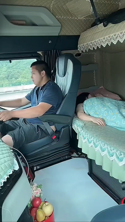 MEREKA HIDUP DIDALAM MOBIL TRUK❗#videoviral #keren #keluargabahagia