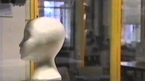 1991 Visual navigation around curved objects