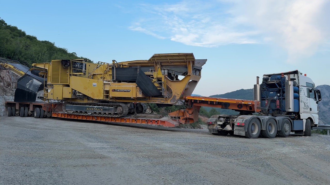 4K Heavy Transport At 1800m: Keestrack Impact Crusher Moved By Goldhofer - Fasoulas Heavy Transports