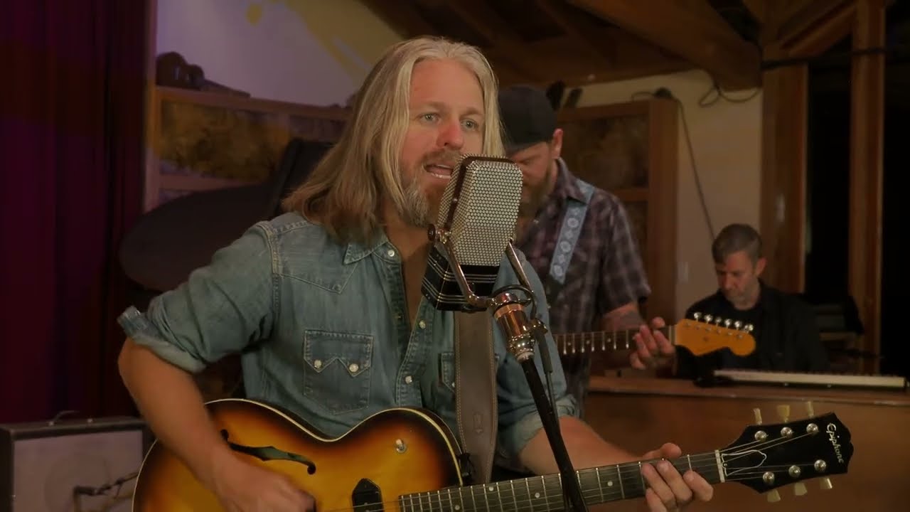 'Don't Give up on Me Now' Live by Wolf Jett (Feat. Benjamin Andrews)
