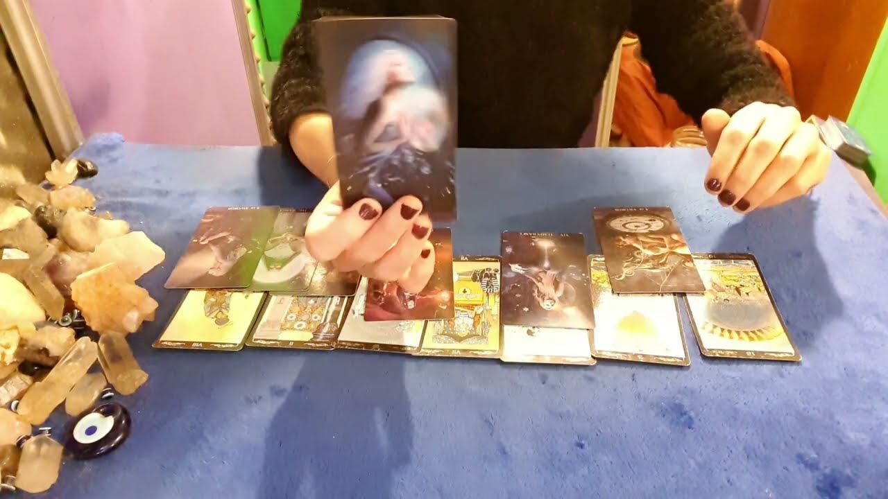 Descubre si estás en su mente. Enterate lo que piensa al pensar en ti. Cartas hablan. Palabras S...