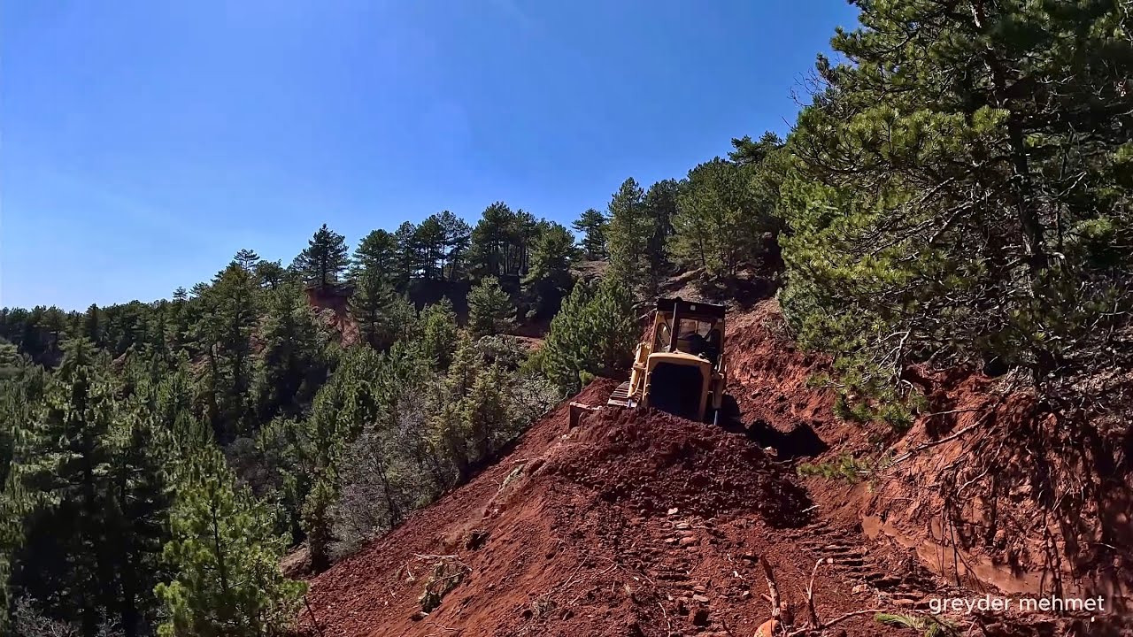 Кошмар гор. Как бульдозер Caterpillar D7g разрезает холмы #бульдозер