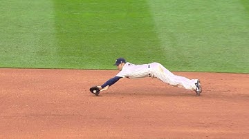 KC@MIN: Mauer makes diving stop on Moustakas grounder