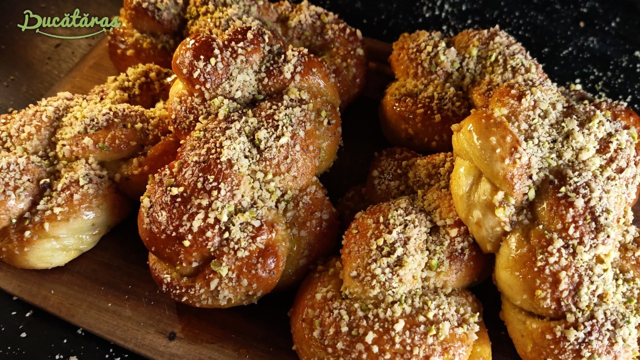 Mucenici de post insiropati - Reteta moldoveneasca de casa