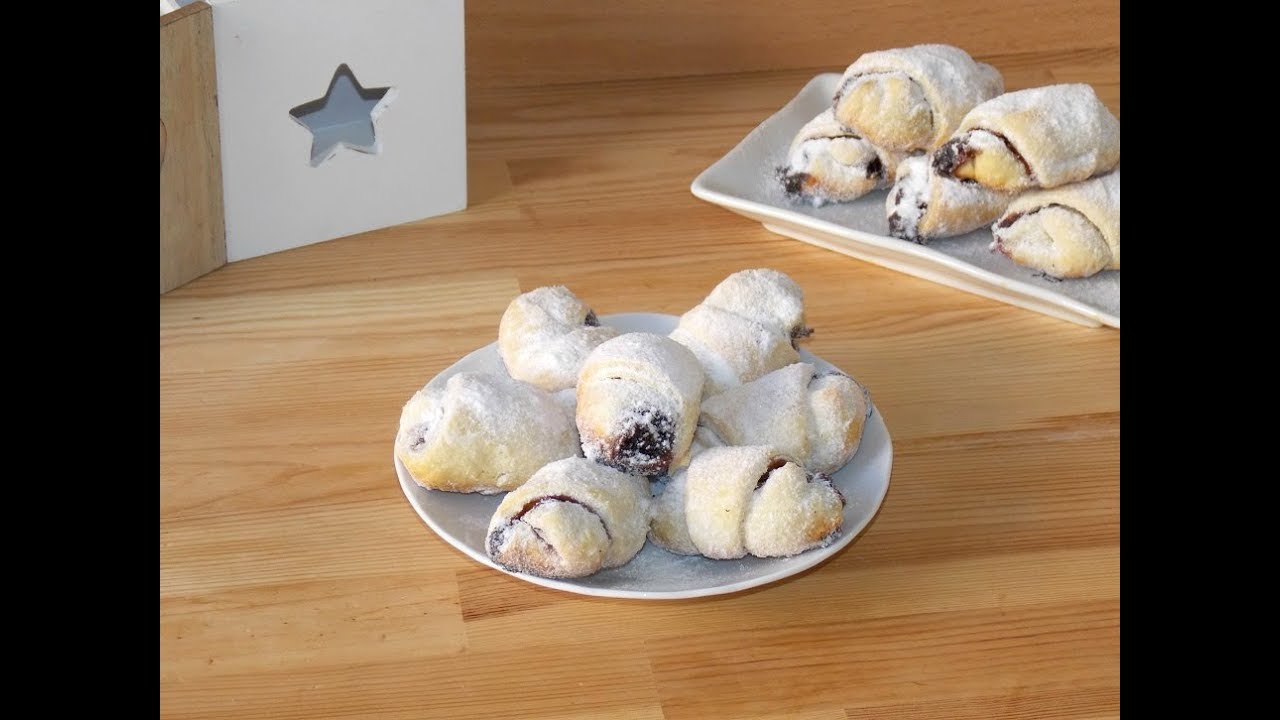 Jam And Walnuts Crescent Rolls Cornulete Cu Gem Si Nuca Youtube