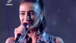 Sıla - Sevişmeden Uyumayalım - Beyaz Show Canlı 20.11.2009